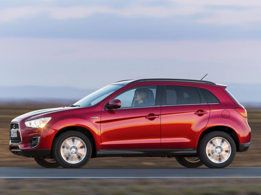  Mitsubishi ASX 2012 года  (фото 8 из 12)